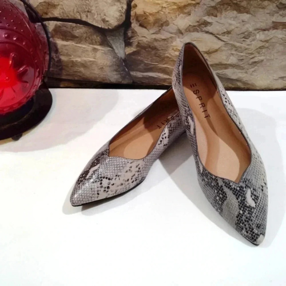 Esprit Pamela Faux Snake Pointed Toe Ballet Flats Grey Gray 6M - Picture 1 of 16